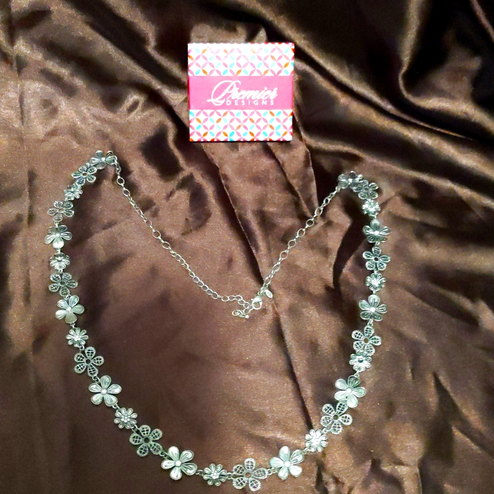 Premier design necklace